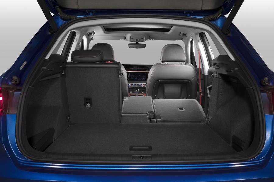 Багажник Audi Q3 40 TFSI Quattro S-Line 2019 года  (CN) (фото 5 из 9)
